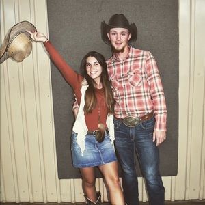 Meet your Posher, Aron